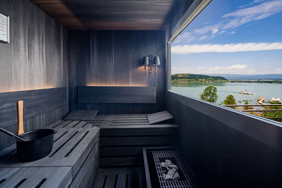 Hotel Murtenhof & Krone – Private spa with balcony sauna